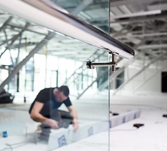 Coral Gables, FL highly skilled glass repair technicians